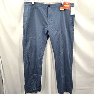 NWT‎ Dockers Pacific Flyweight Collection Modern Khakis Slim Tapered Size 40x30.